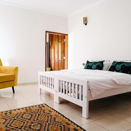 The Guinea Fowl Bed and Breakfast Εντέμπε Εξωτερικό φωτογραφία