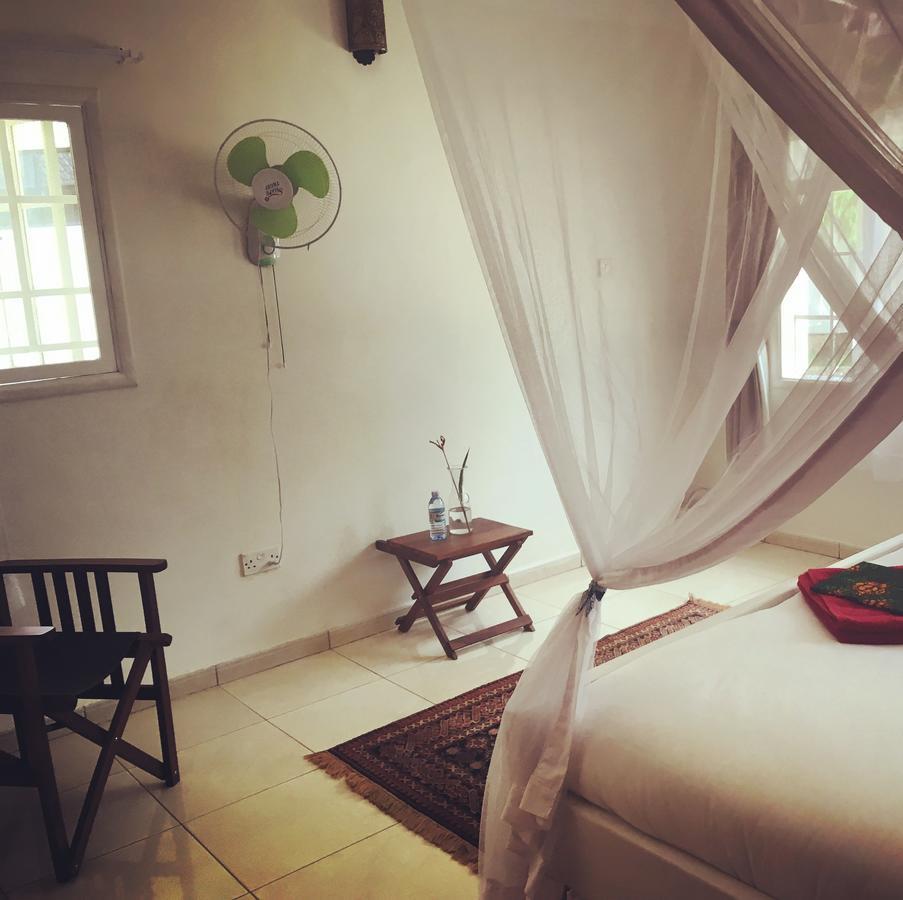 The Guinea Fowl Bed and Breakfast Εντέμπε Εξωτερικό φωτογραφία